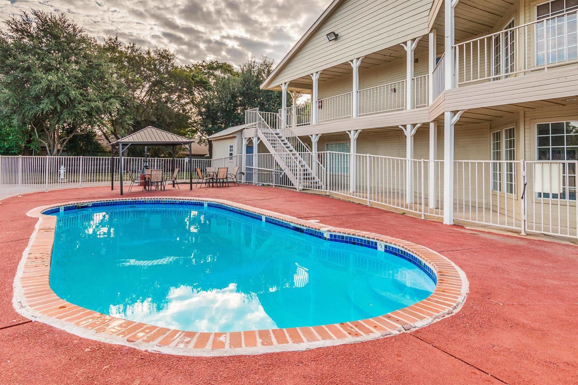 Motel 6-Waxahachie, Tx Dış mekan fotoğraf